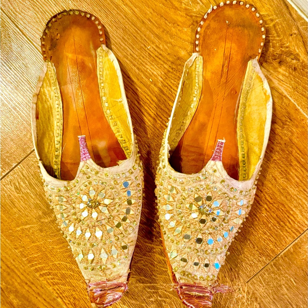 Handmade Embellished Leather Moroccan Babouche Shoes